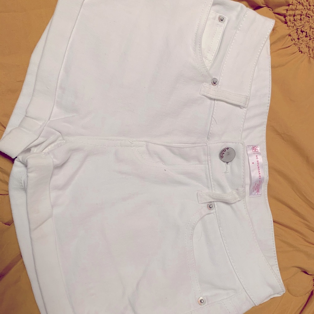 No Boundaries white shorts size 9